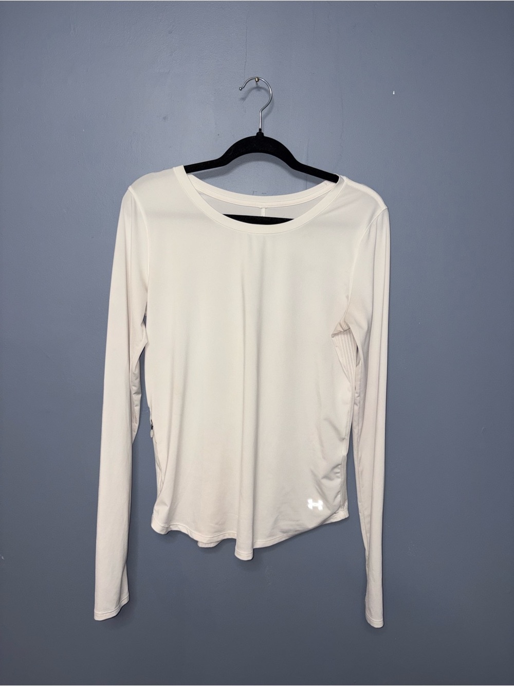 Under Armour | White Longsleeve | Size Medium